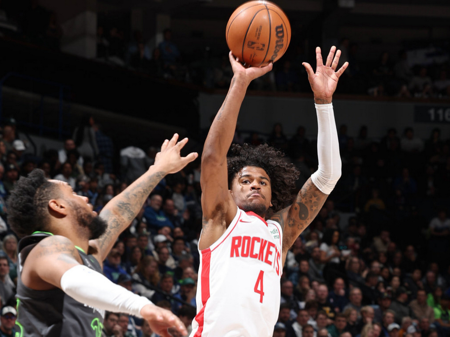 狼队主场大胜，发挥出色表现