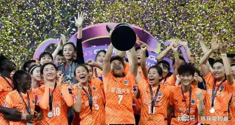 重提耳朵！中国女足赢得球迷们的尖叫的简单介绍